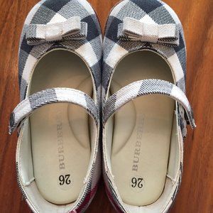 Burberry girl shoes size 26 eu/ 9.5 us